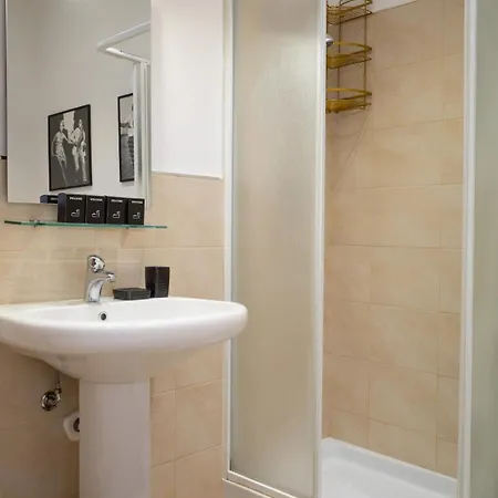 Lachiocciola - Centro Storico Di Imola, Autodromo E Formula 1 *