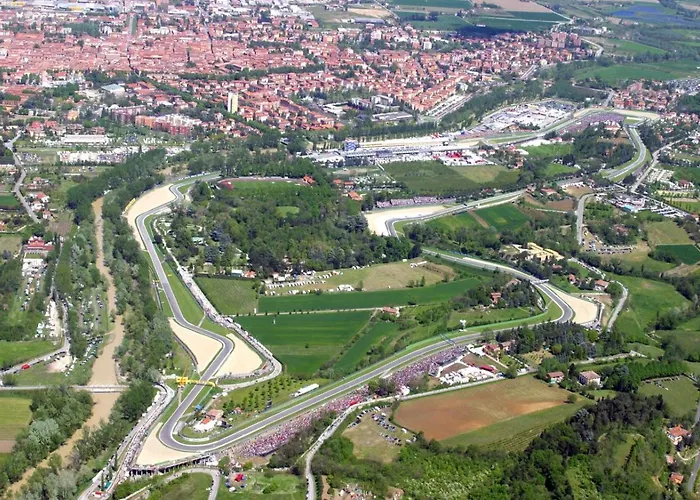 Lachiocciola - Centro Storico Di Imola, Autodromo E Formula 1 * Imola